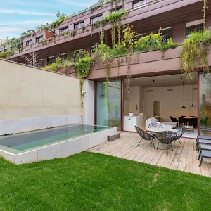 https://hidden-pearl-w-patio-pool-by-lovelystay.hotels-lisbon-portugal.com
