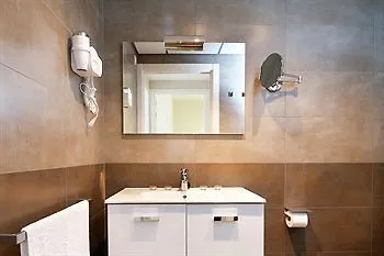 Feelathome Plaza Apartments Barcelona