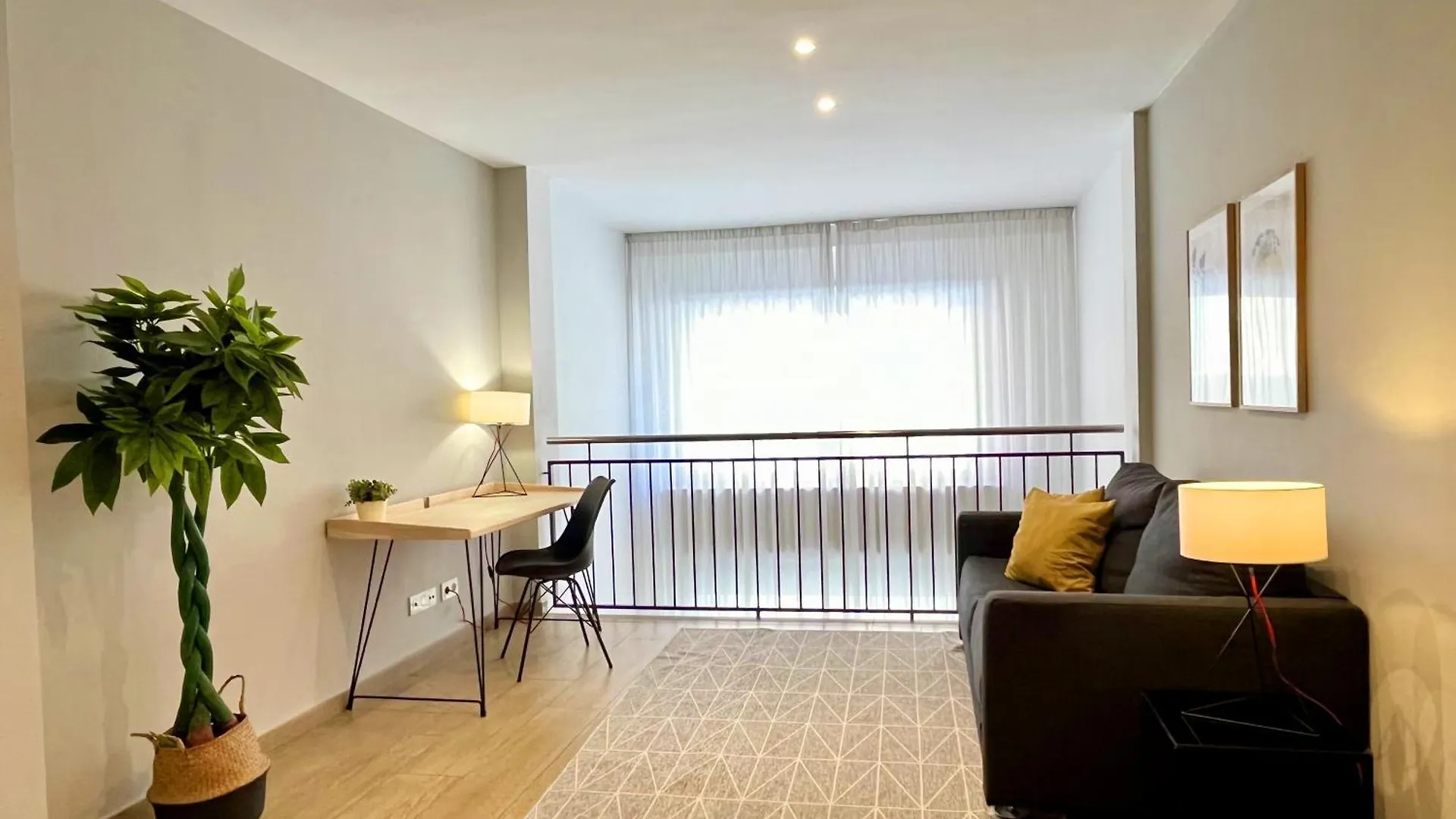 Feelathome Plaza Apartments Barcelona 0*,  Spain