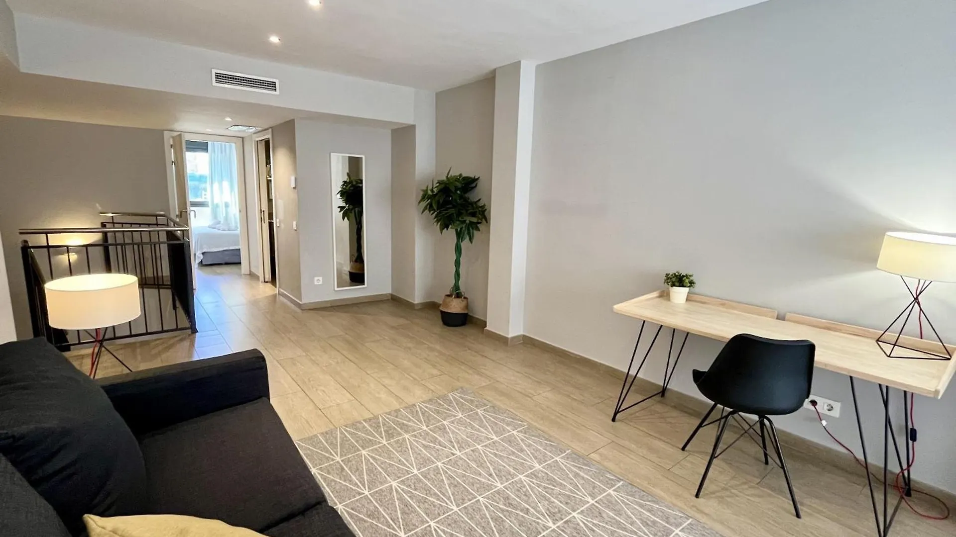 Feelathome Plaza Apartments Barcelona