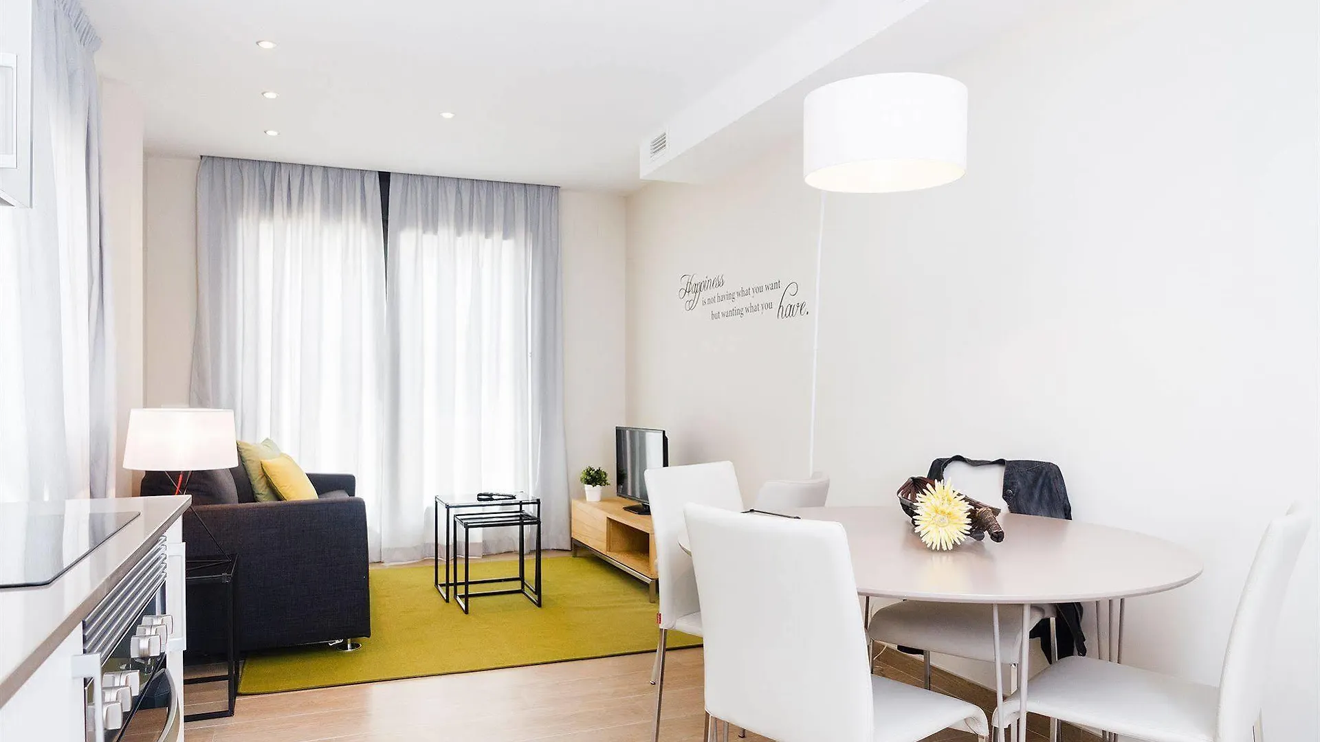 Feelathome Plaza Apartments Barcelona 0*,